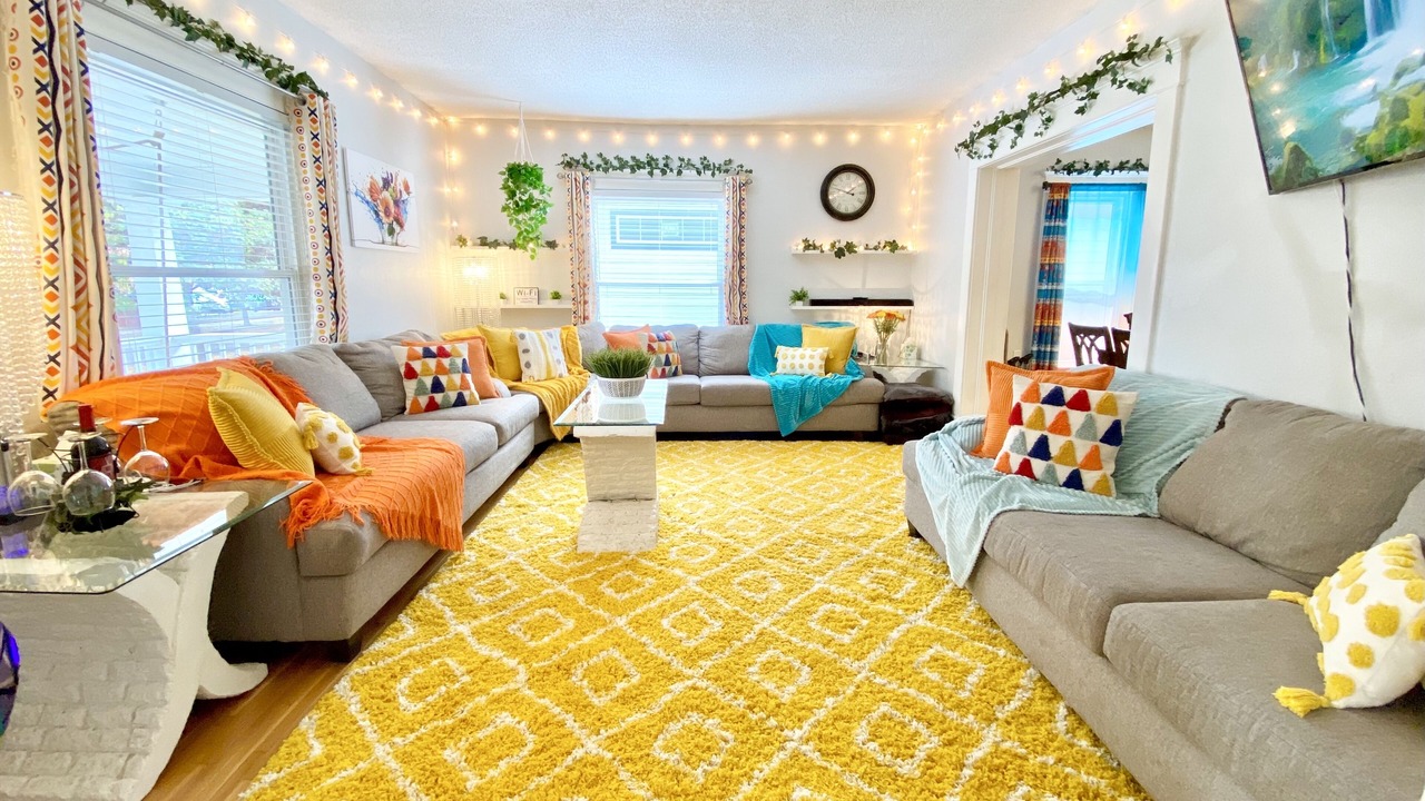Photo of Livingroom in College Hill