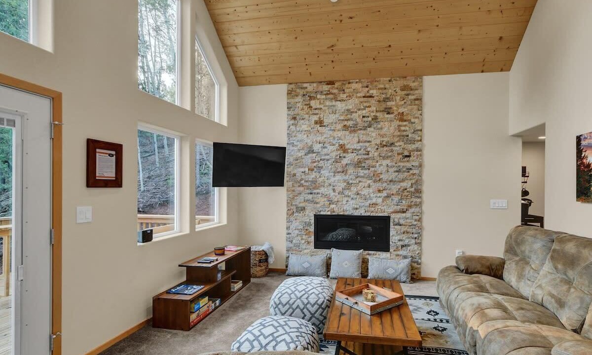 Photo of Livingroom in Woodland Park