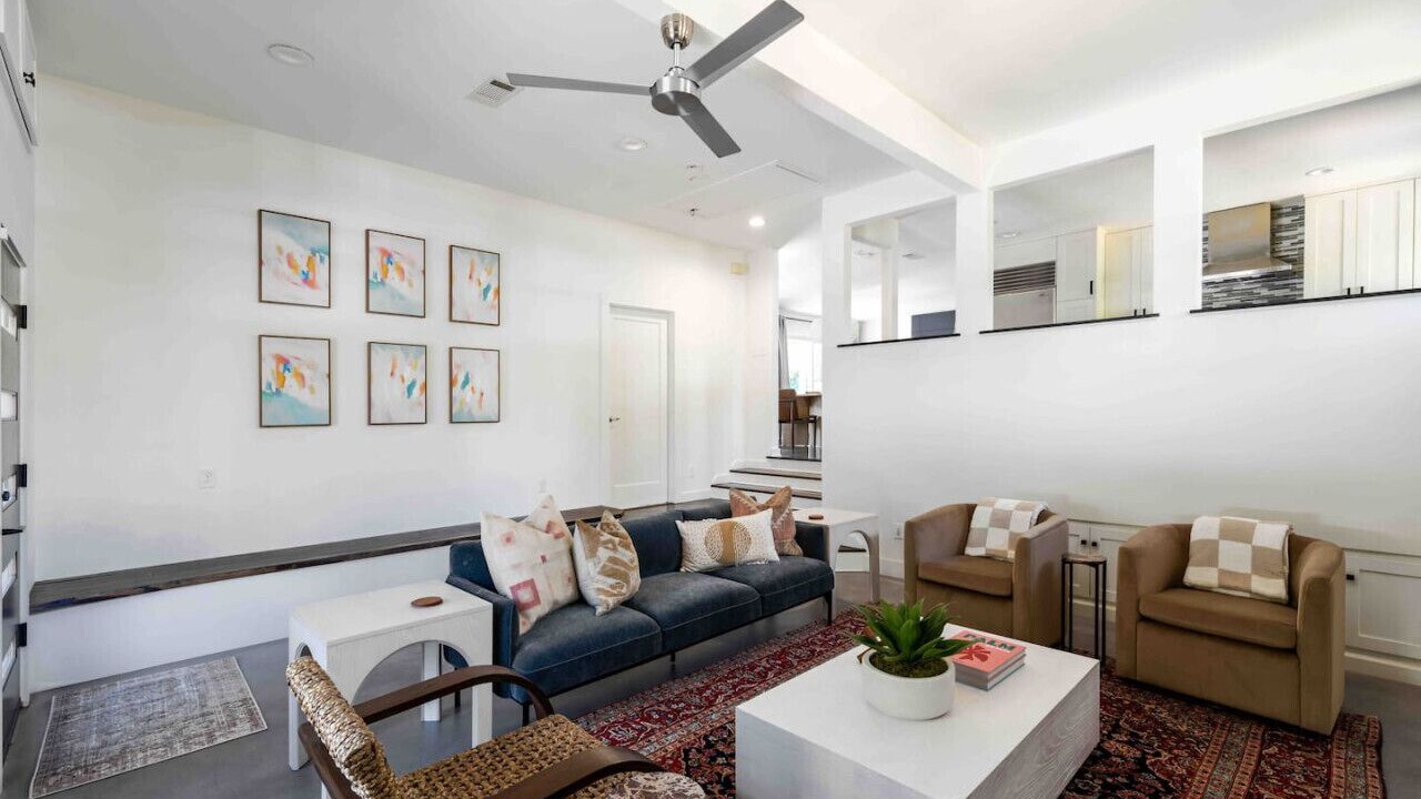 Photo of Livingroom in Greater South River City