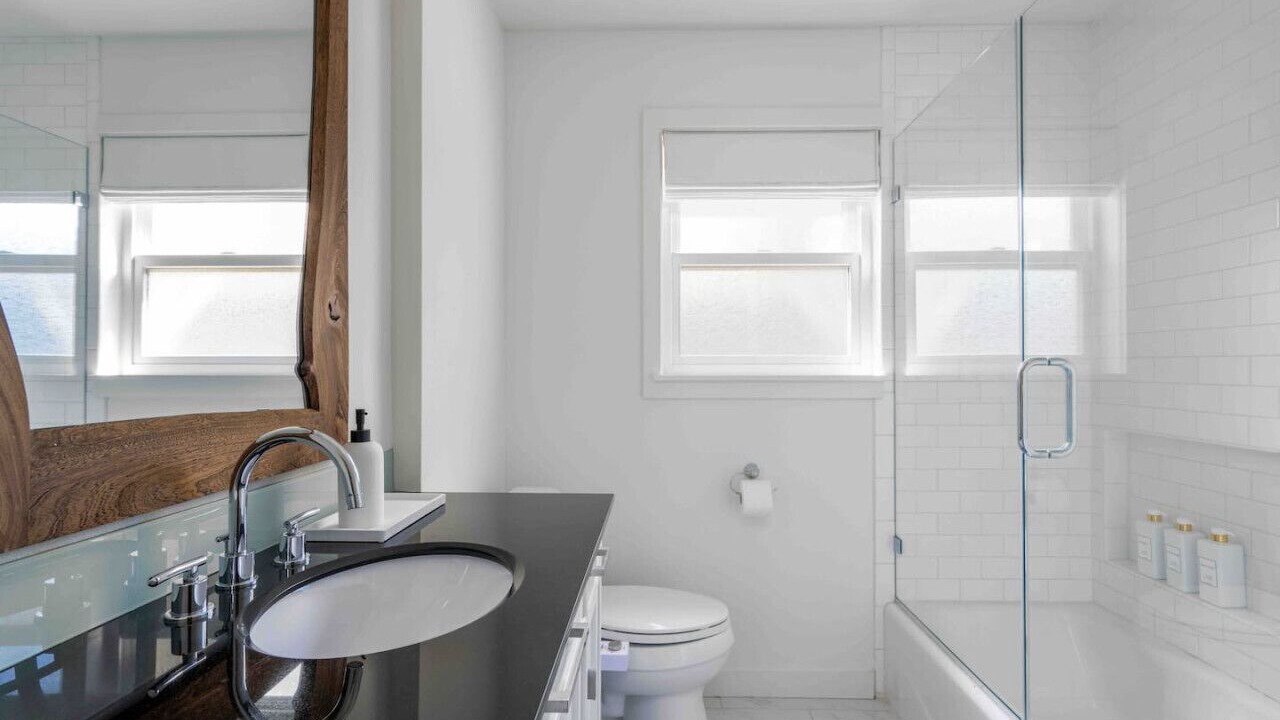 Photo of Bathroom in Greater South River City