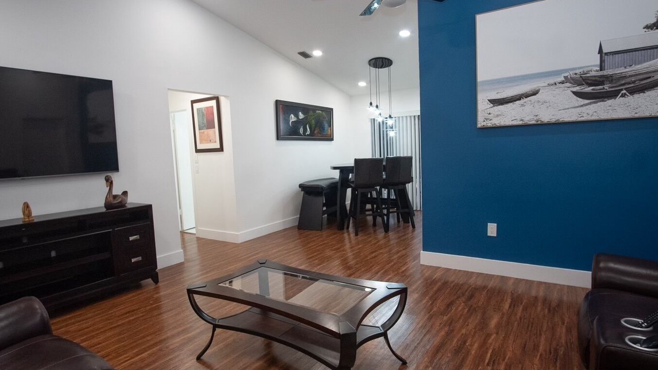 Photo of Livingroom in Sunrise