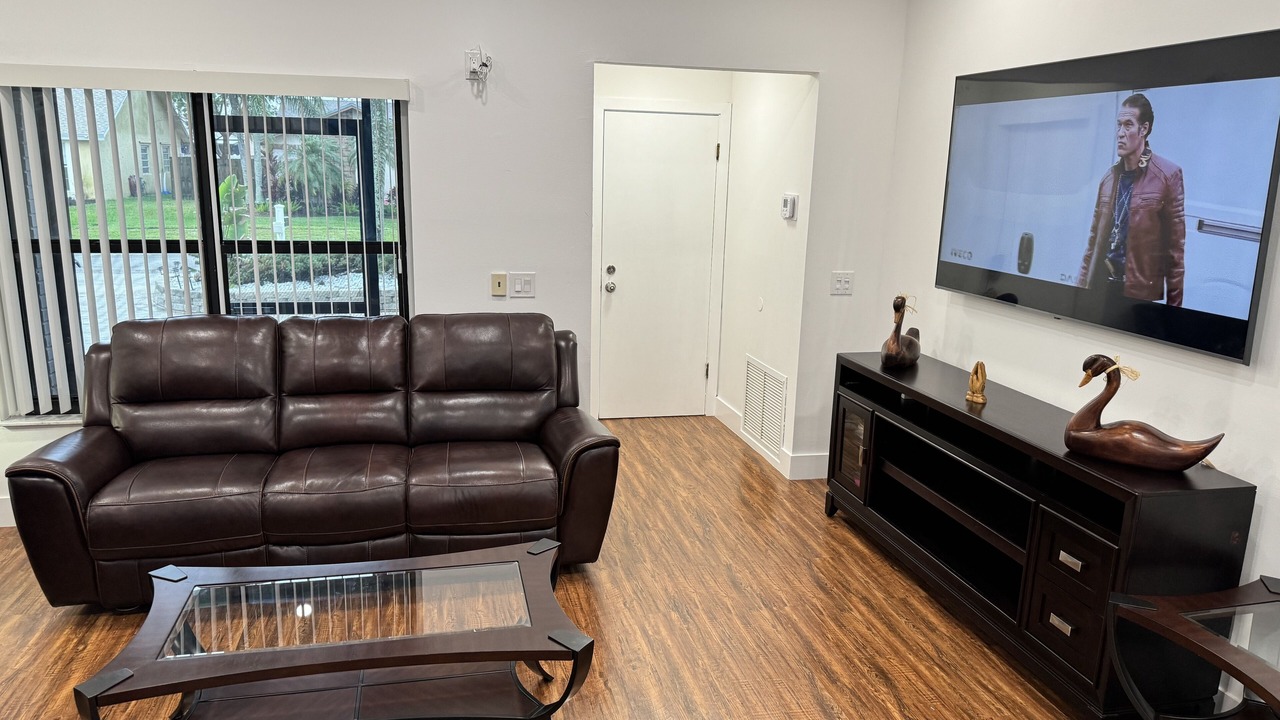 Photo of Livingroom in Sunrise