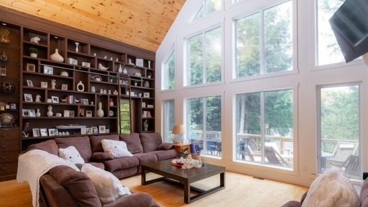 Photo of Livingroom in Muskoka Lakes