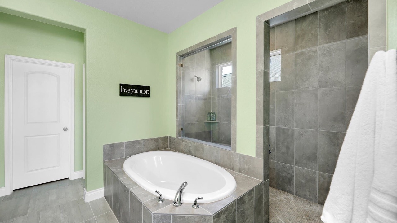 Photo of Bathroom in Shadow Glen
