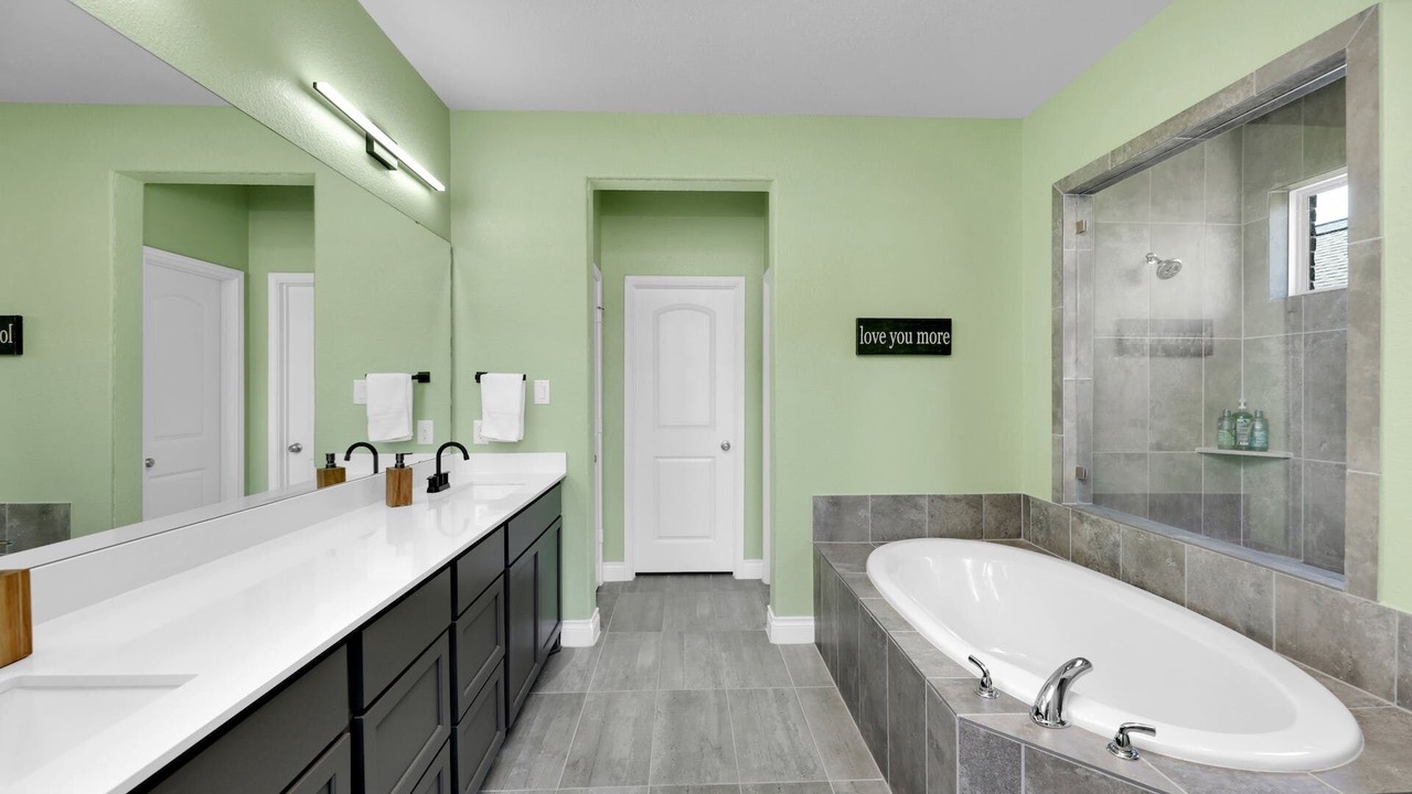 Photo of Bathroom in Shadow Glen