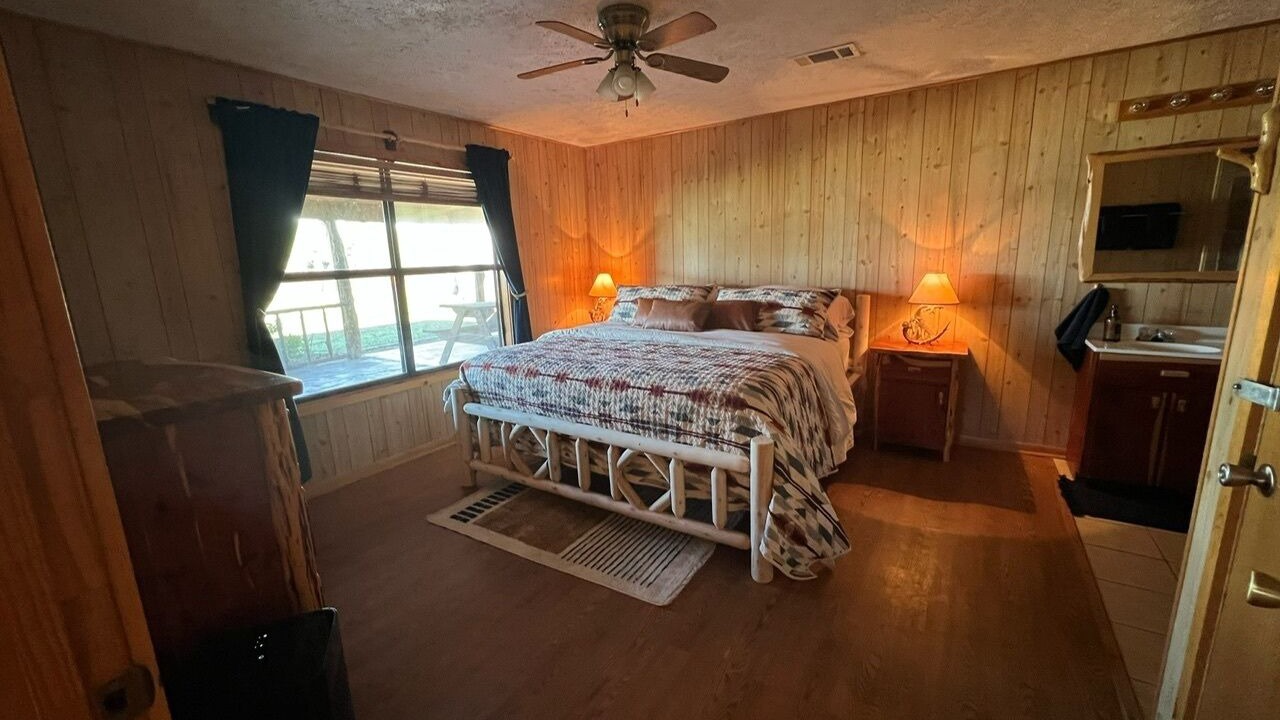 Photo of Bedroom in Crockett