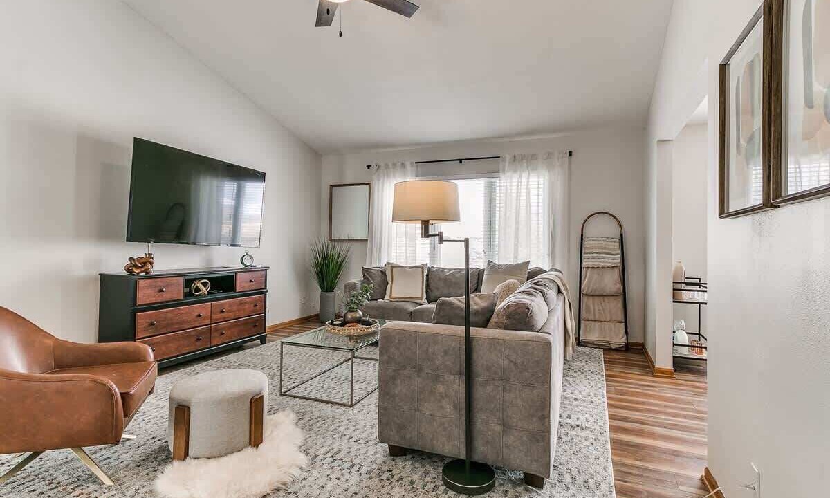 Photo of Livingroom in Ames