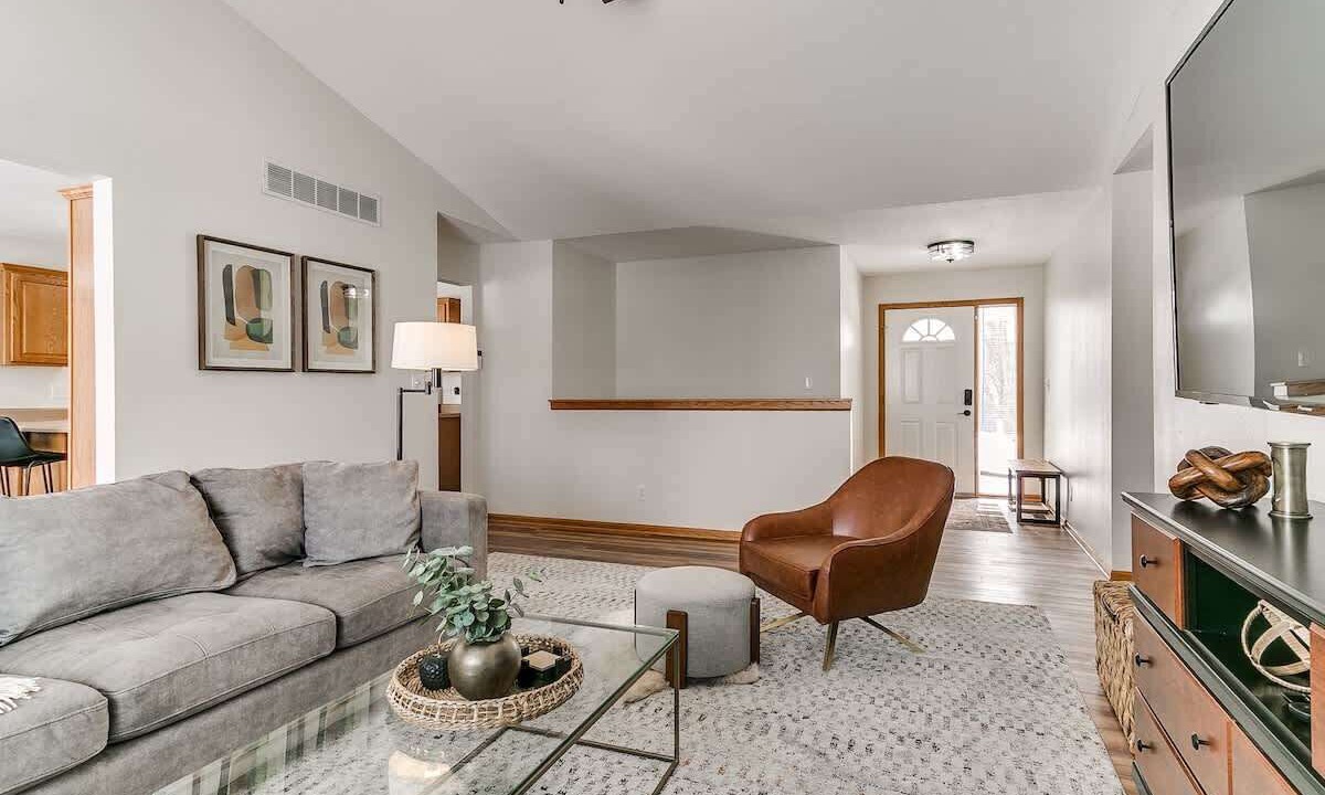 Photo of Livingroom in Ames