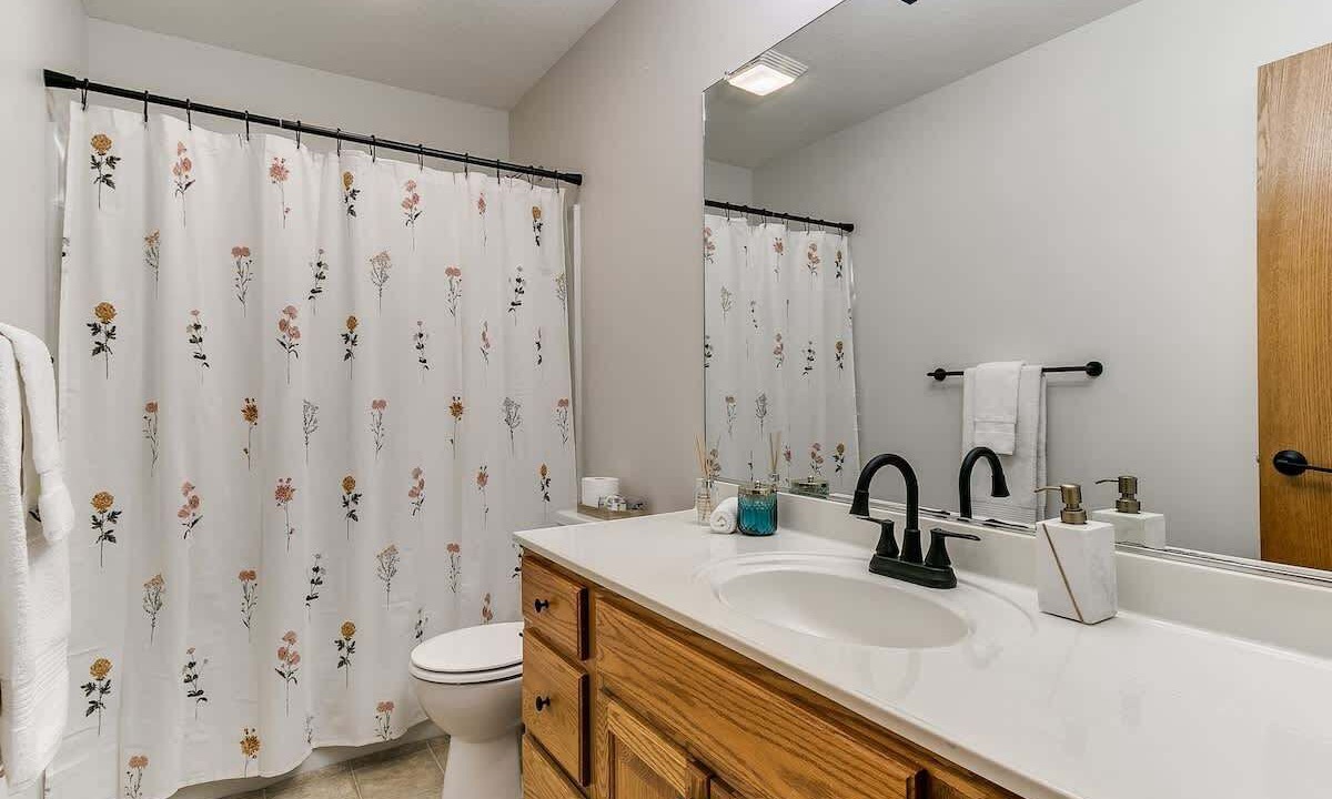 Photo of Bathroom in Ames