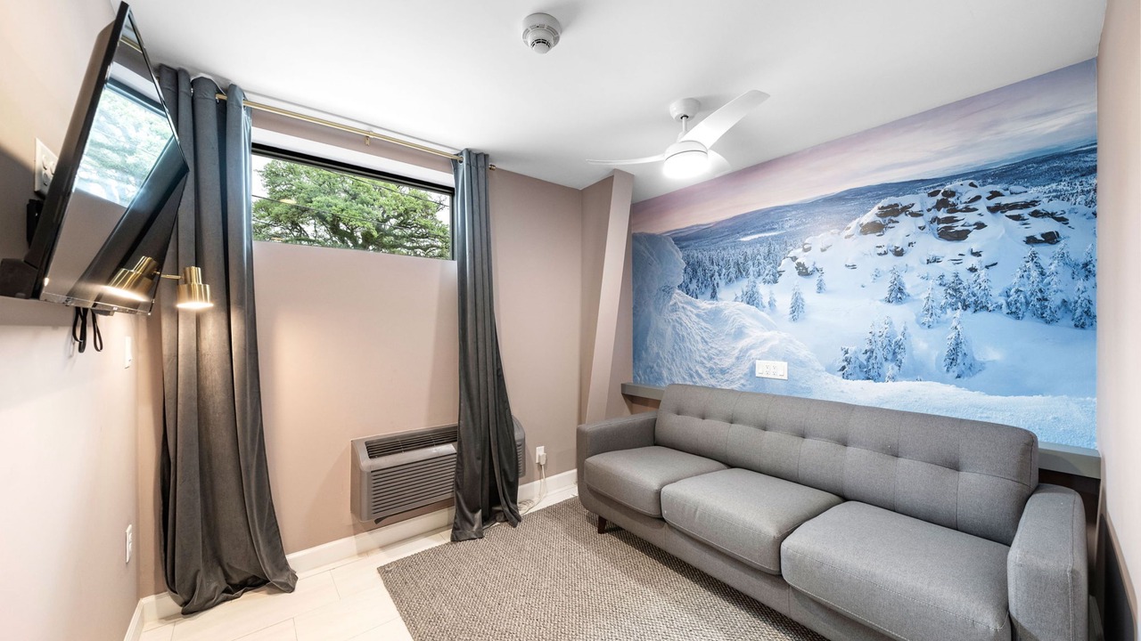 Photo of Livingroom in South Central Houston