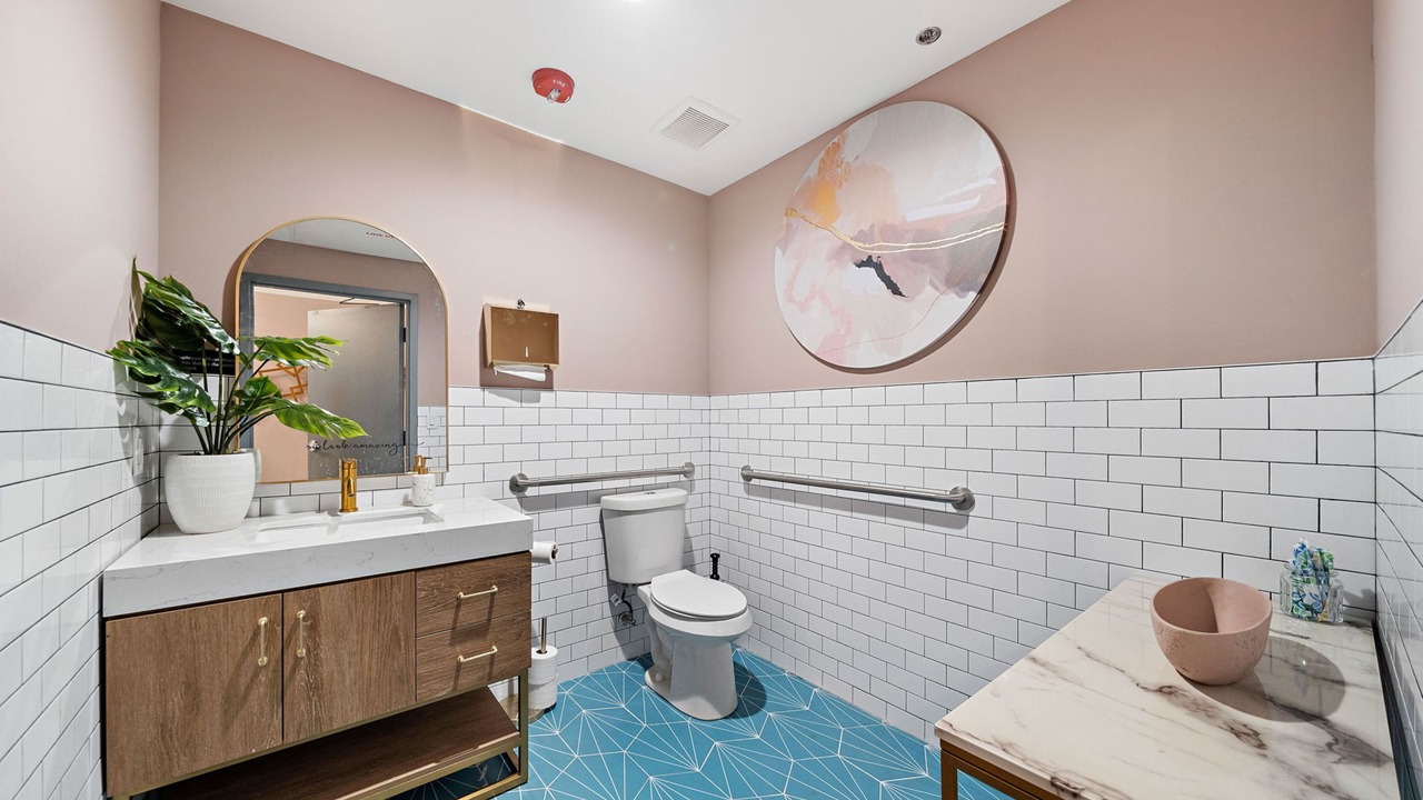 Photo of Bathroom in South Central Houston