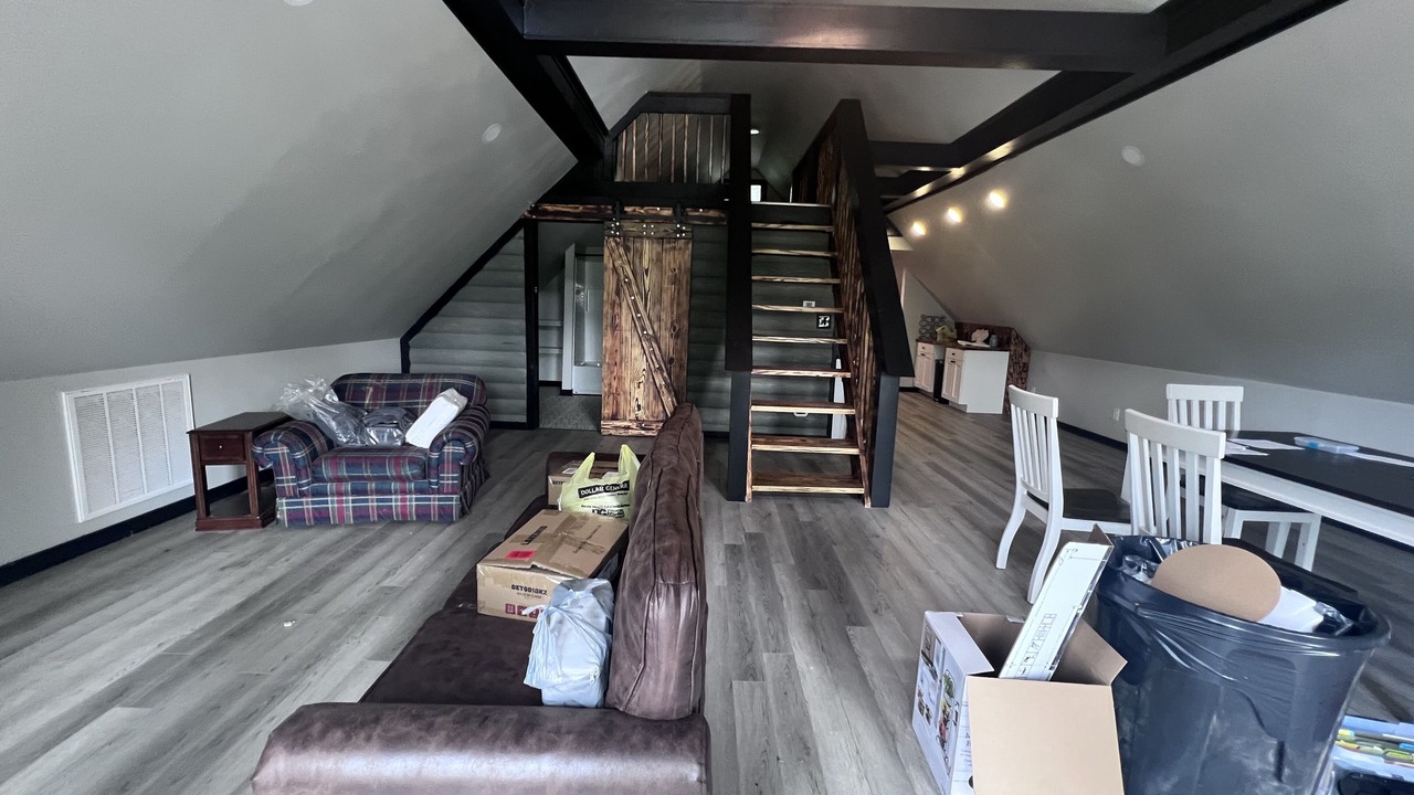 Photo of Livingroom in Madisonville