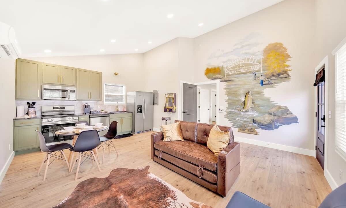 Photo of Livingroom in Bluff City