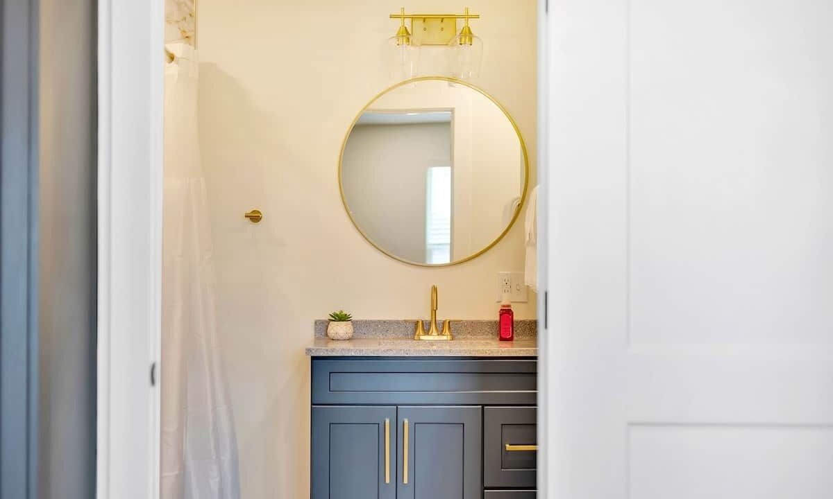 Photo of Bathroom in Bluff City