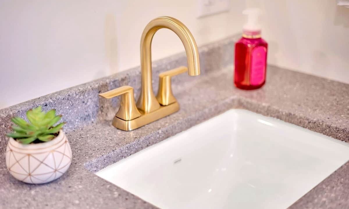 Photo of Bathroom in Bluff City
