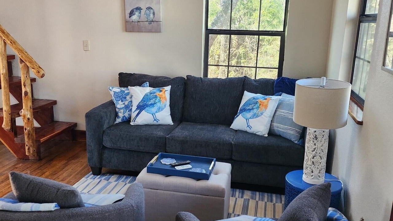 Photo of Livingroom in Cayuga