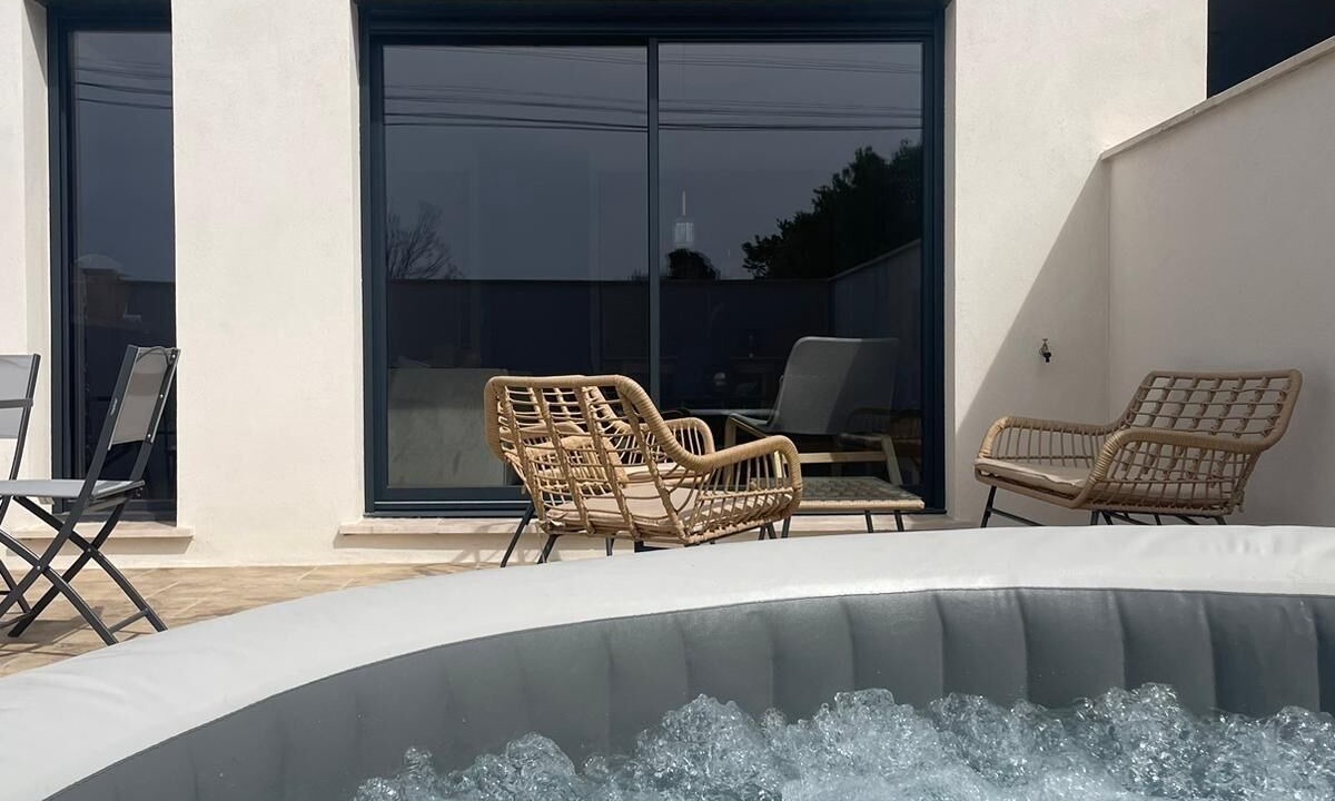 Photo of Patio Balcony in Eyguieres