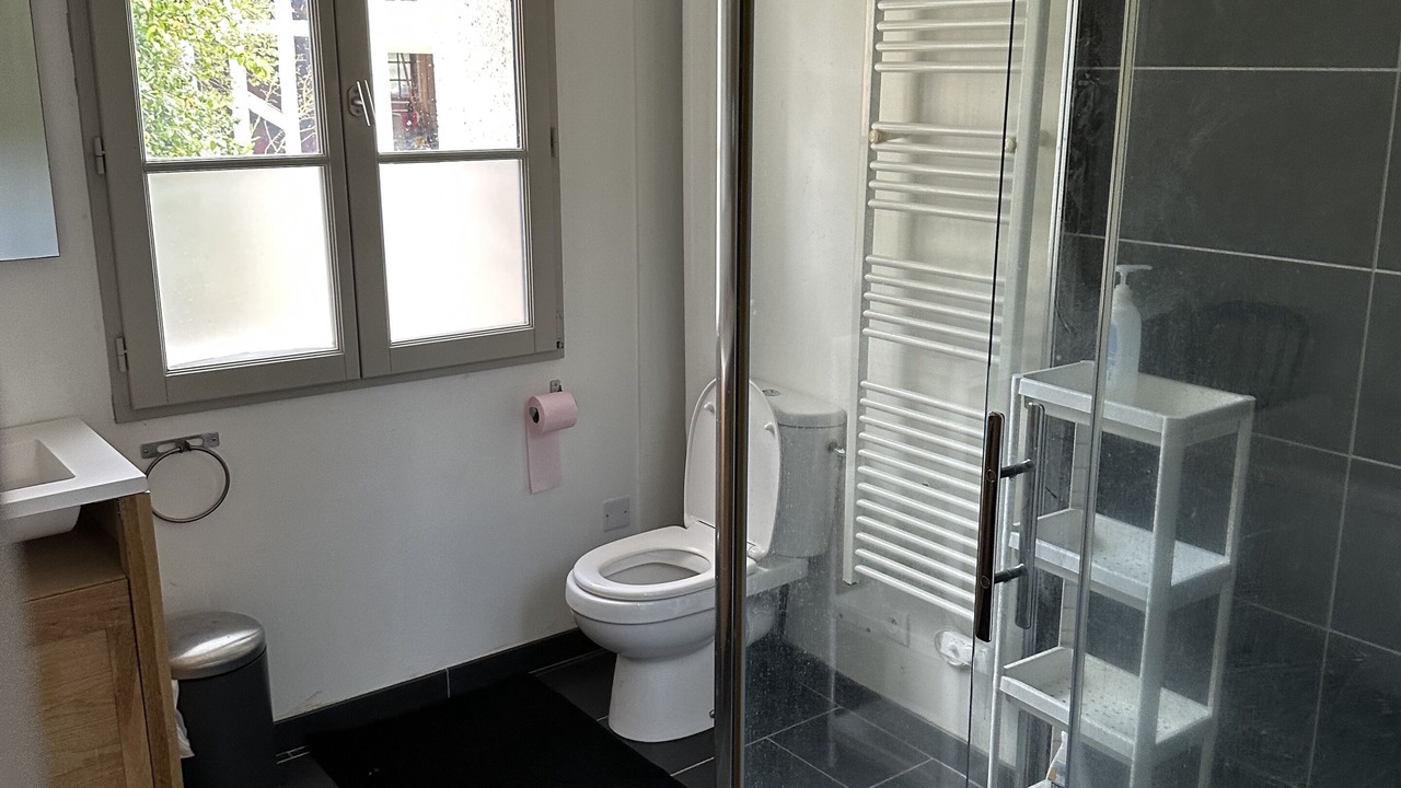 Photo of Bathroom in Manthelan