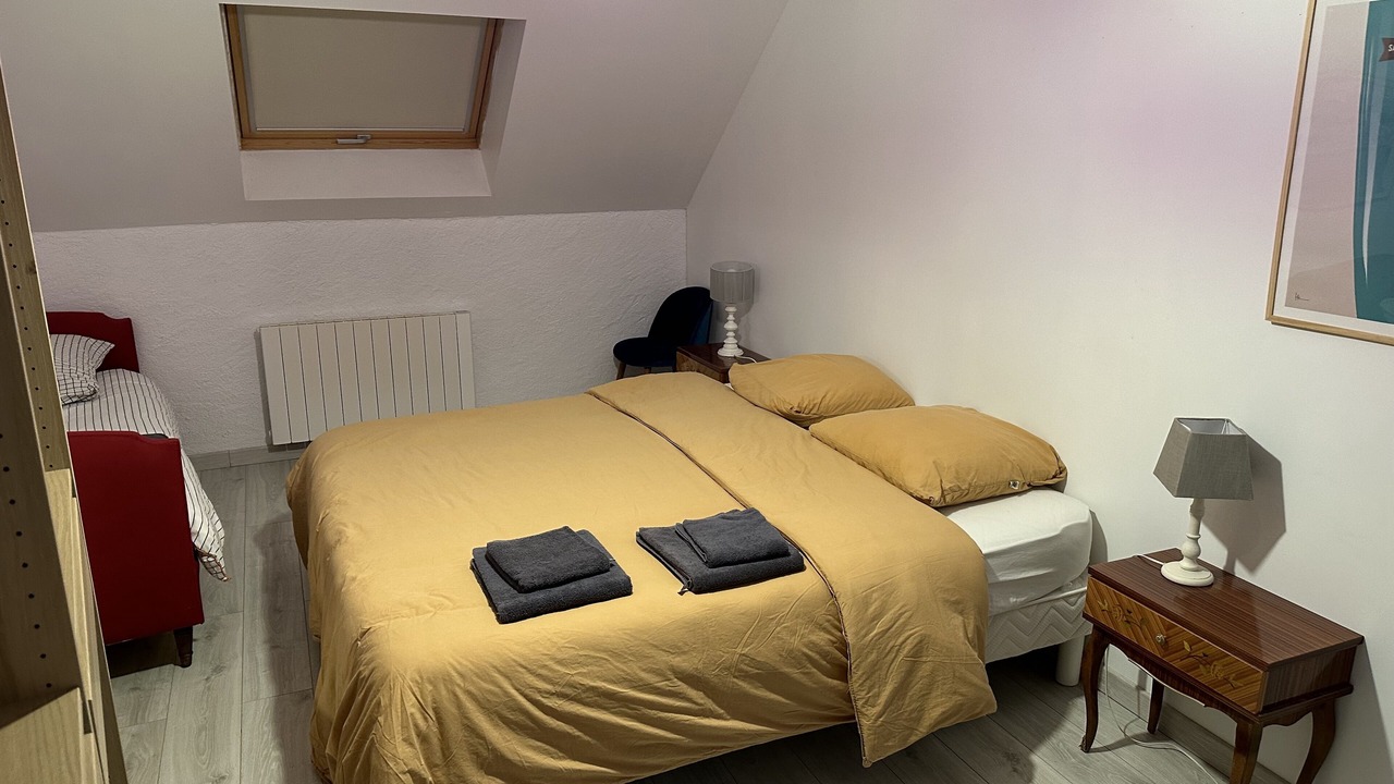 Photo of Bedroom in Manthelan