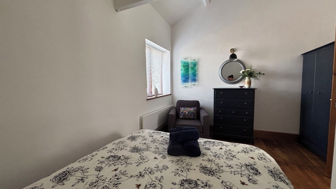 Photo of Bedroom in Lower Trengale