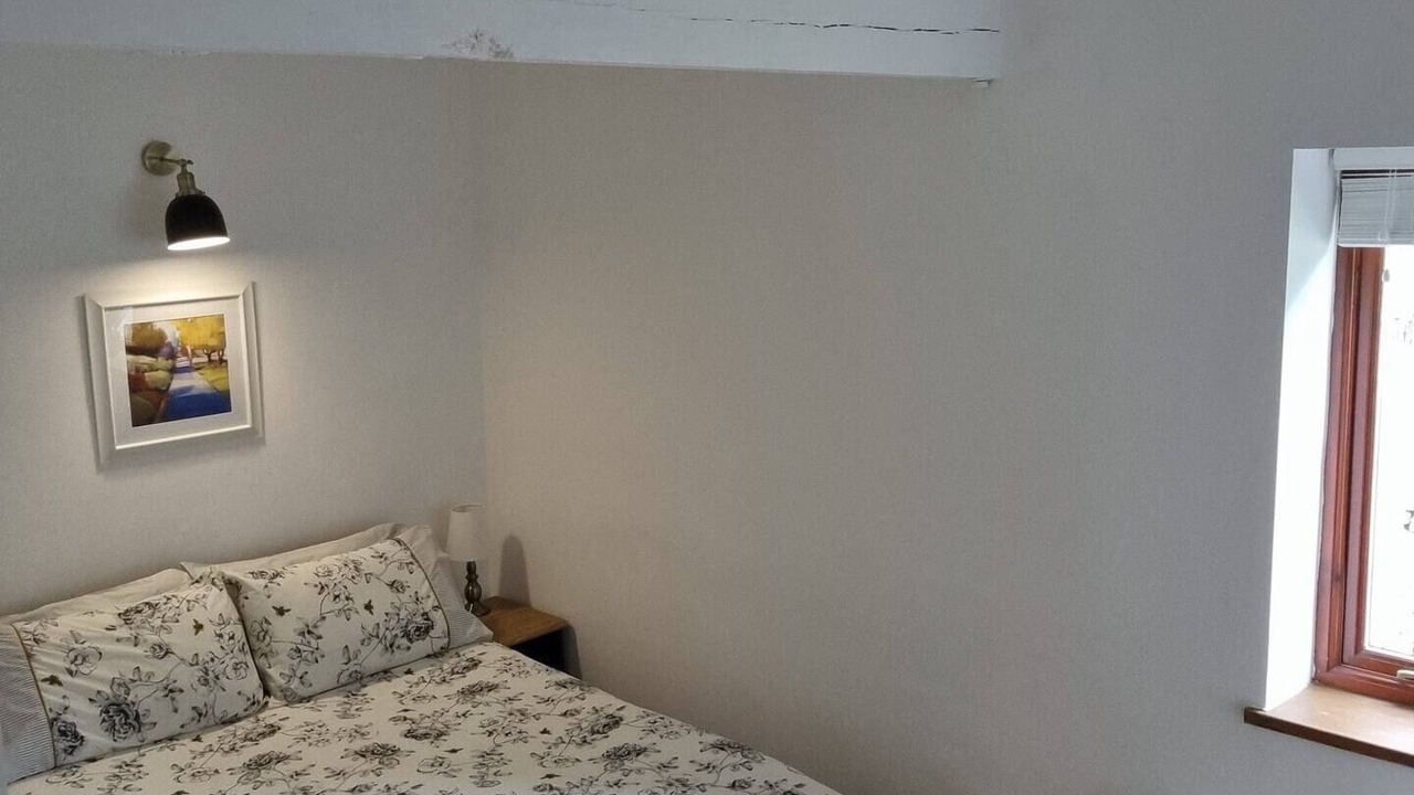 Photo of Bedroom in Lower Trengale