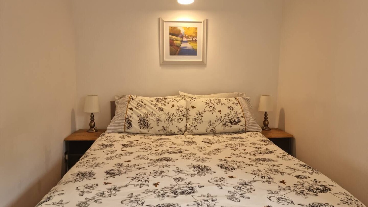 Photo of Bedroom in Lower Trengale