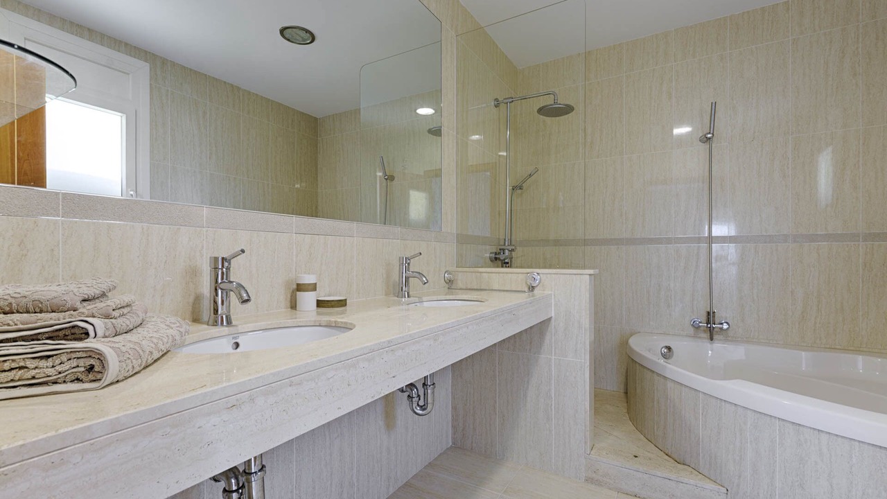 Photo of Bathroom in El Mas Isaac