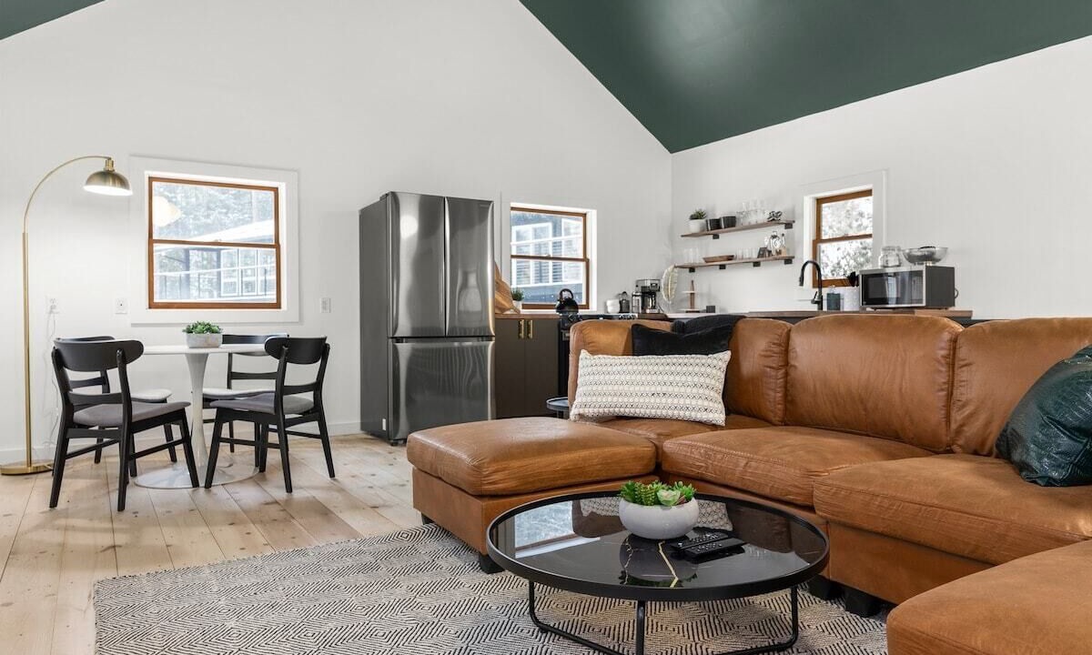 Photo of Livingroom in Hillsdale