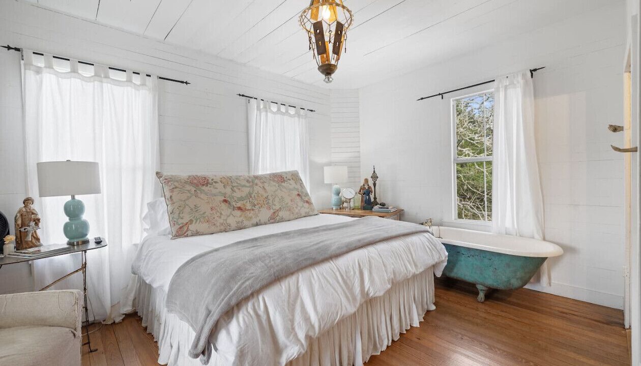 Photo of Bedroom in Warrenton
