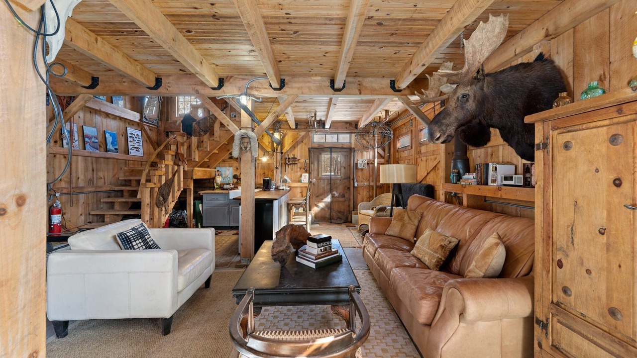 Photo of Livingroom in Charlestown