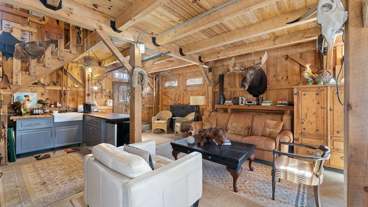 Photo of Livingroom in Charlestown