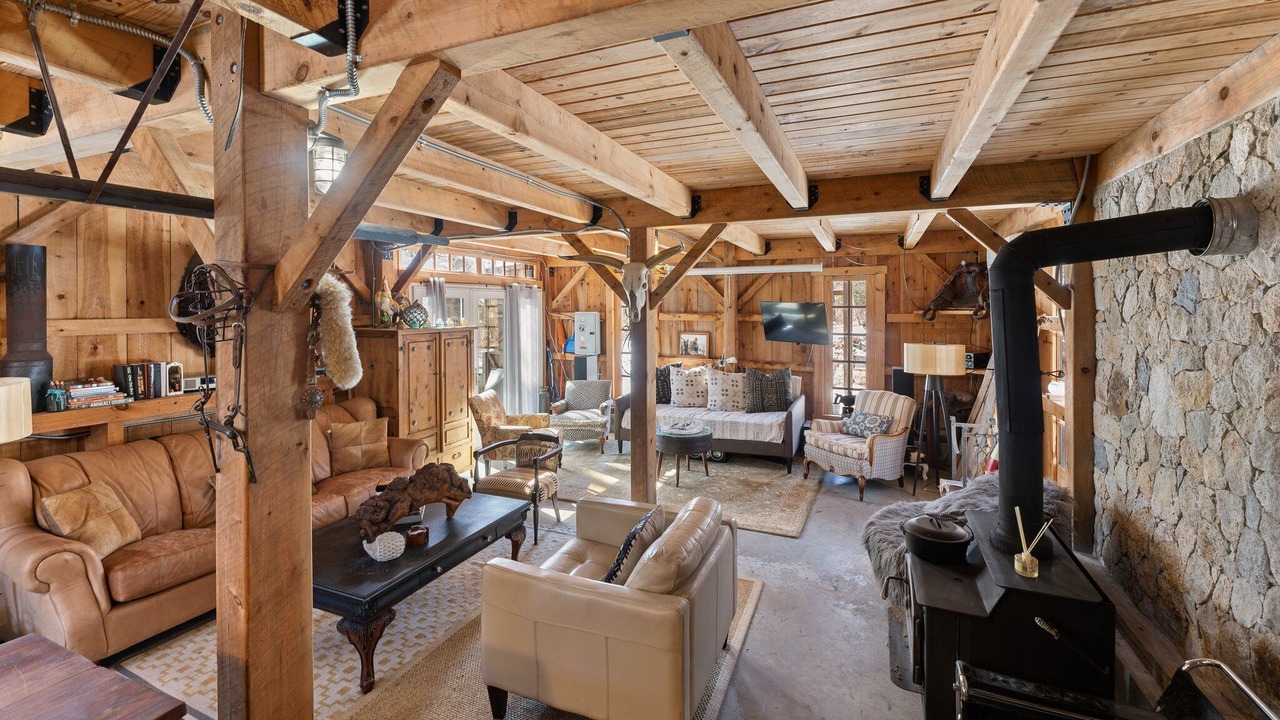 Photo of Livingroom in Charlestown