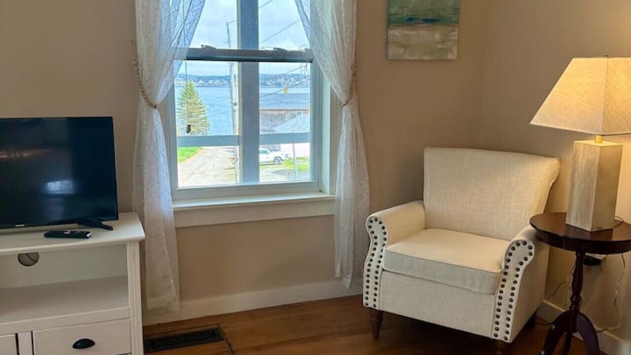 Photo of Livingroom in Eastport