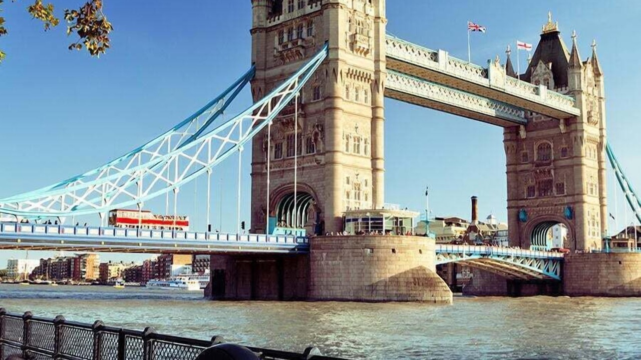 Photo of Others in Tower Hill