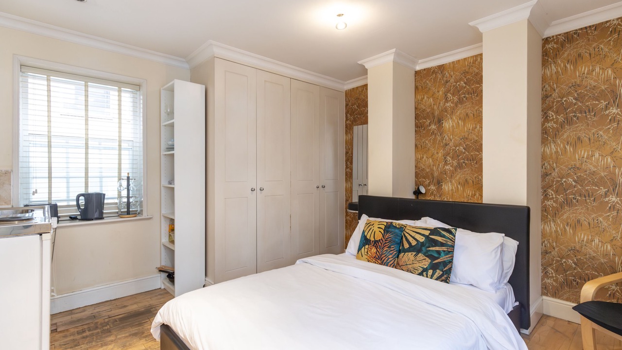 Photo of Others in Tower Hill