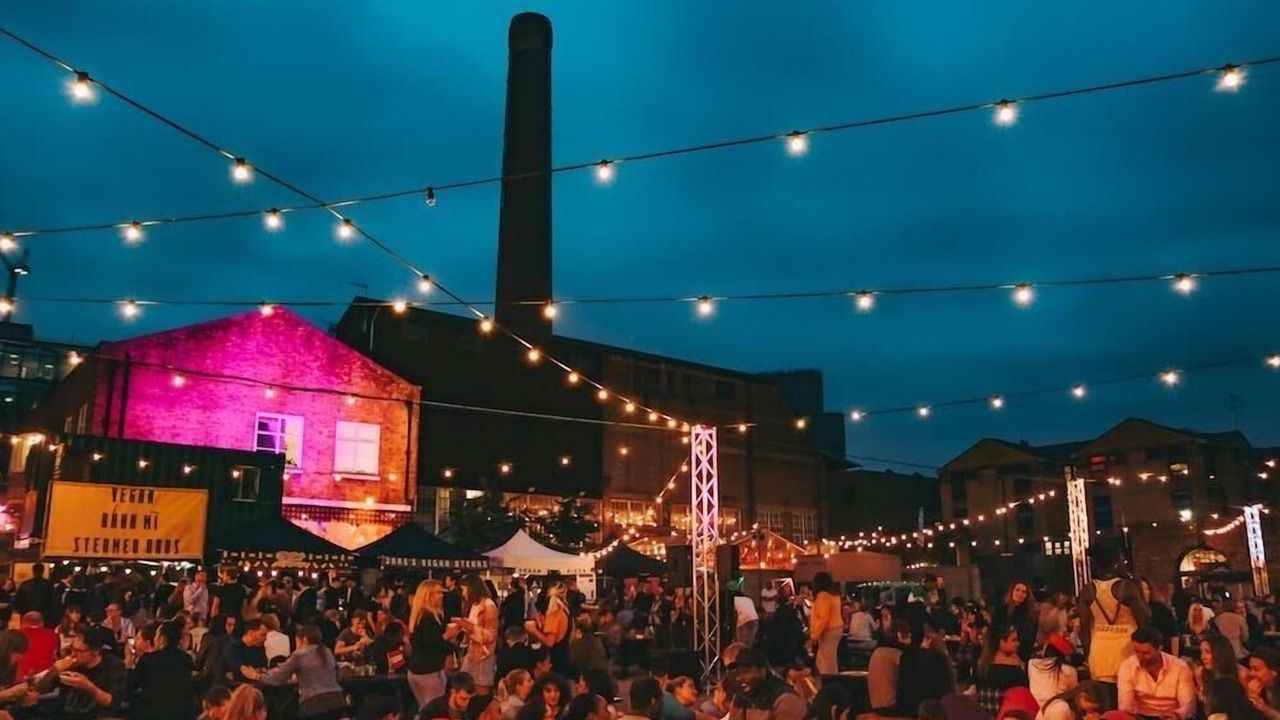 Photo of Others in Tower Hill