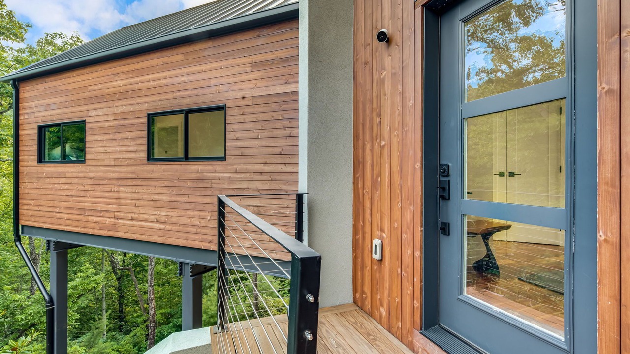 Photo of Patio Balcony in Hendersonville