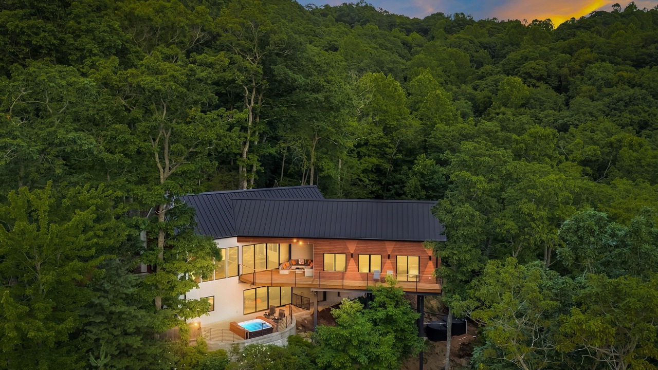 Photo of Outdoor in Hendersonville
