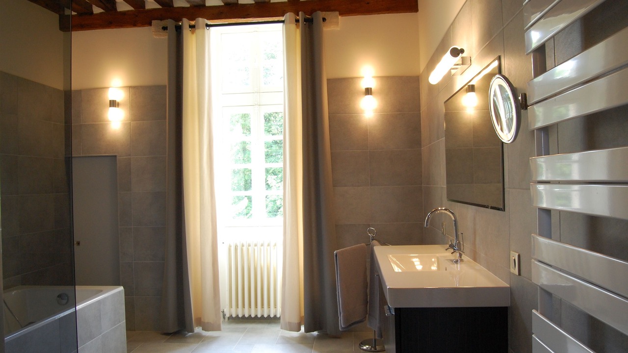 Photo of Bathroom in Crepon