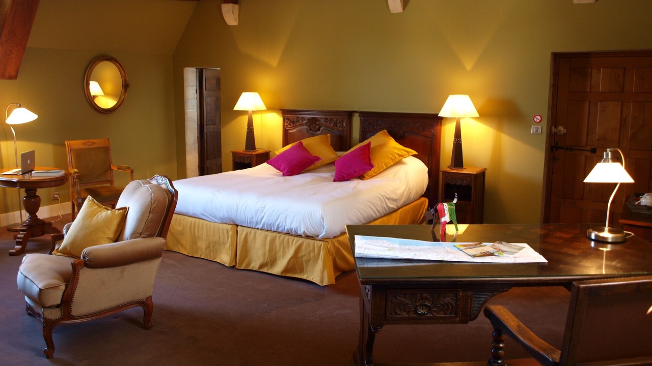 Photo of Bedroom in Crepon