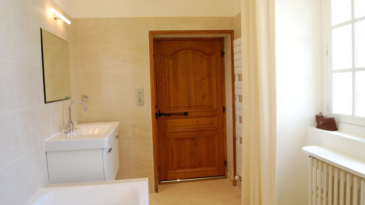 Photo of Bathroom in Crepon