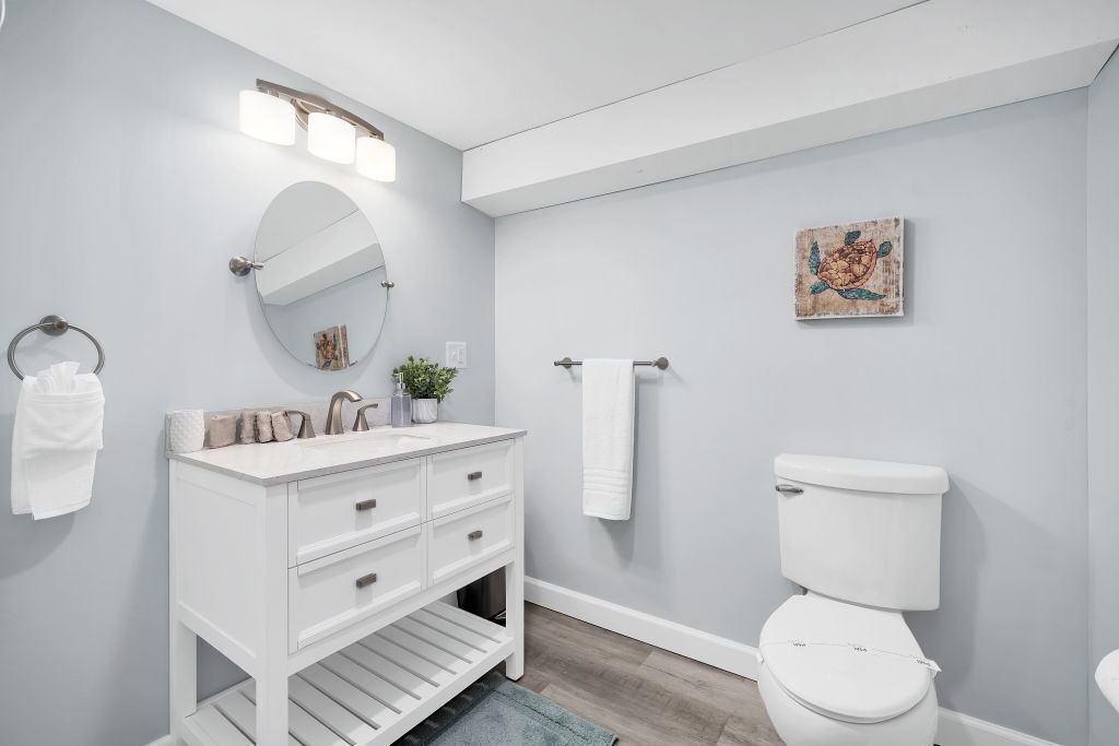 Photo of Others in Niantic