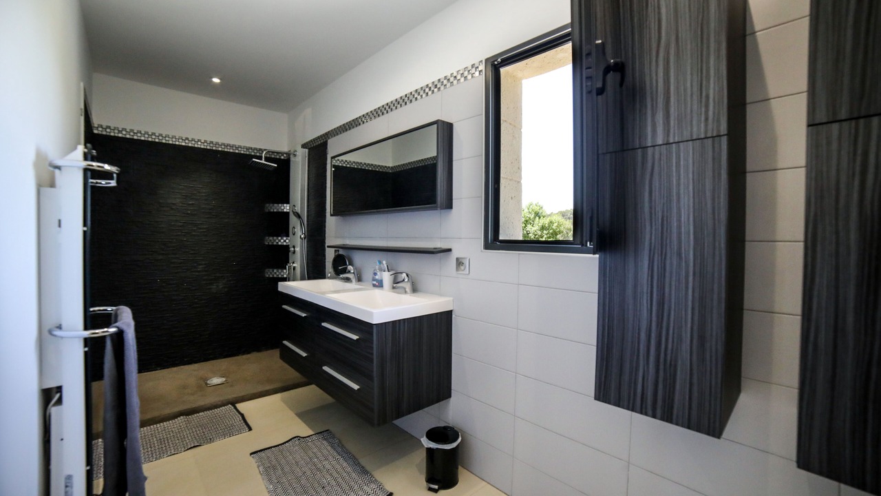 Photo of Bathroom in Uchaux