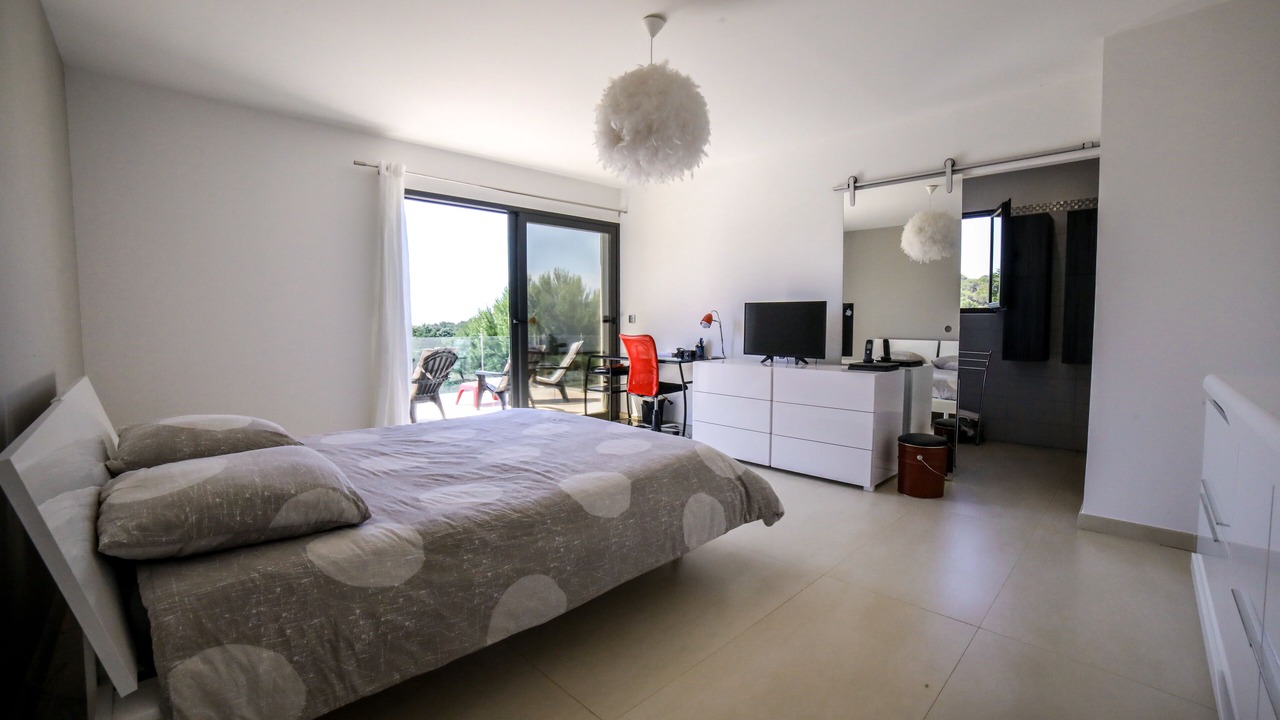 Photo of Bedroom in Uchaux