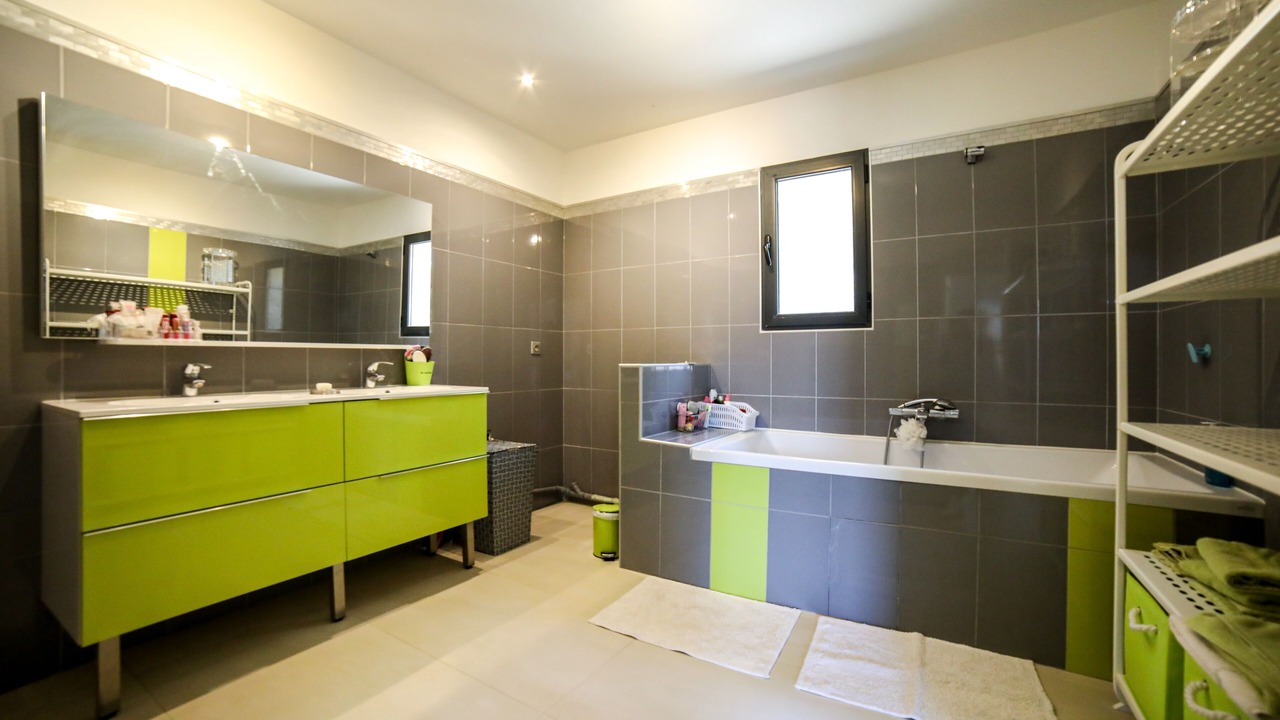 Photo of Bathroom in Uchaux