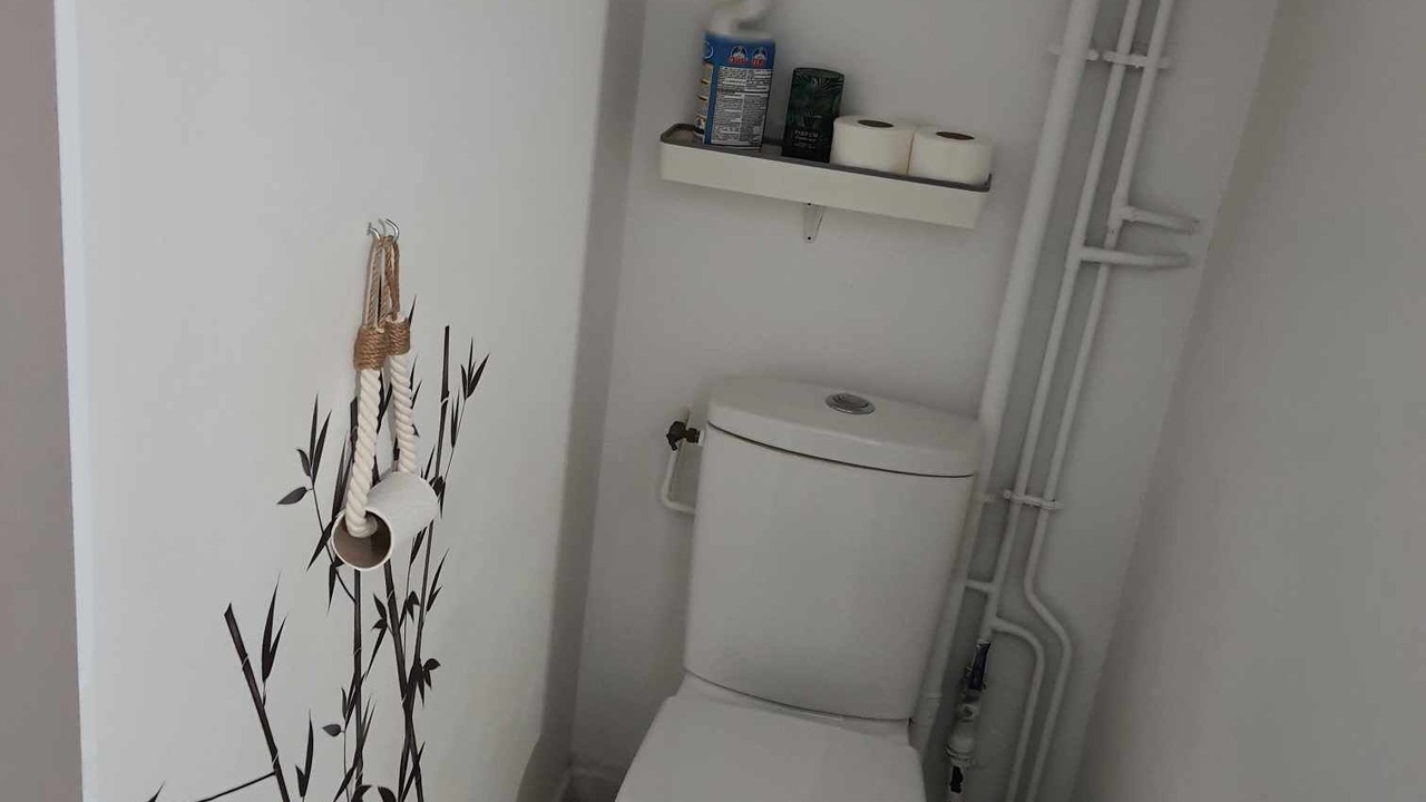 Photo of Bathroom in Anneyron