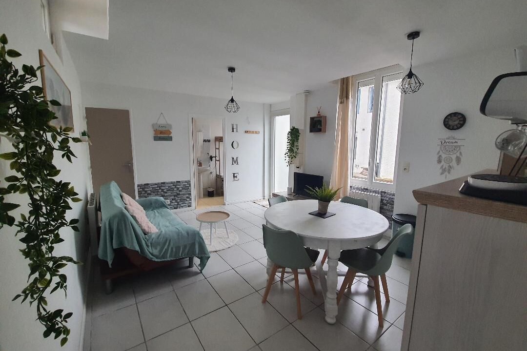 Photo of Others in Anneyron