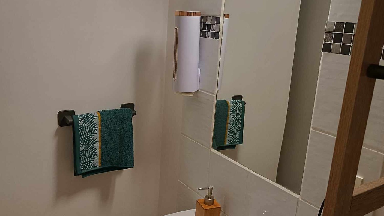 Photo of Bathroom in Anneyron