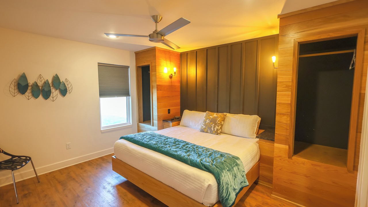 Photo of Bedroom in Glenwood