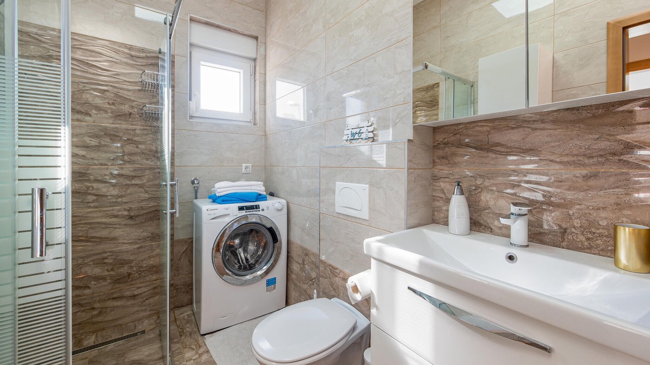 Photo of Bathroom in Kolan